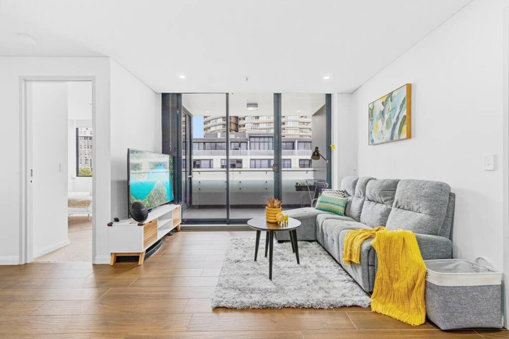 Four Bedroom Apartment With Facilities In Olympic Park Сідней Екстер'єр фото